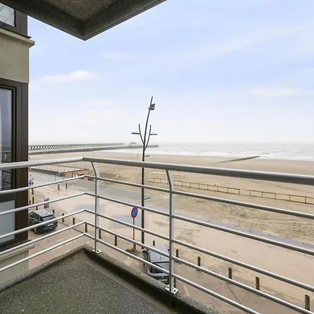 In Near The Διαμέρισμα